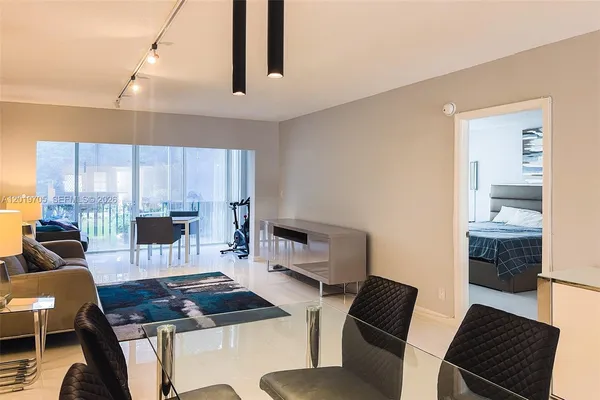$1,950 | 3200 North Palm Aire Drive, Unit 207, Pompano Beach, FL 33069