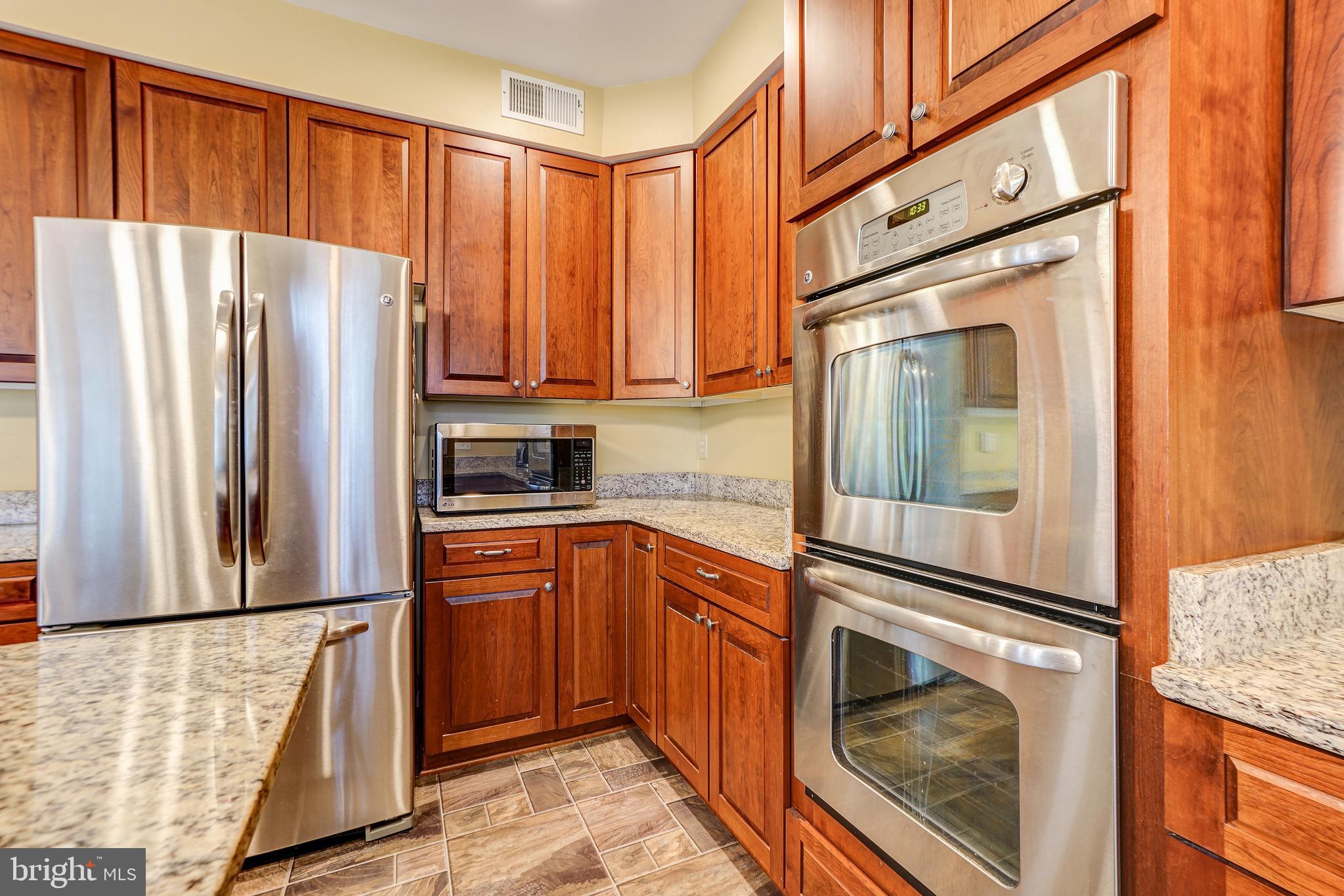 12108 Damson Drive North Potomac, MD 20878 - Photo 18 of 47 Upgraded Wall Ovens