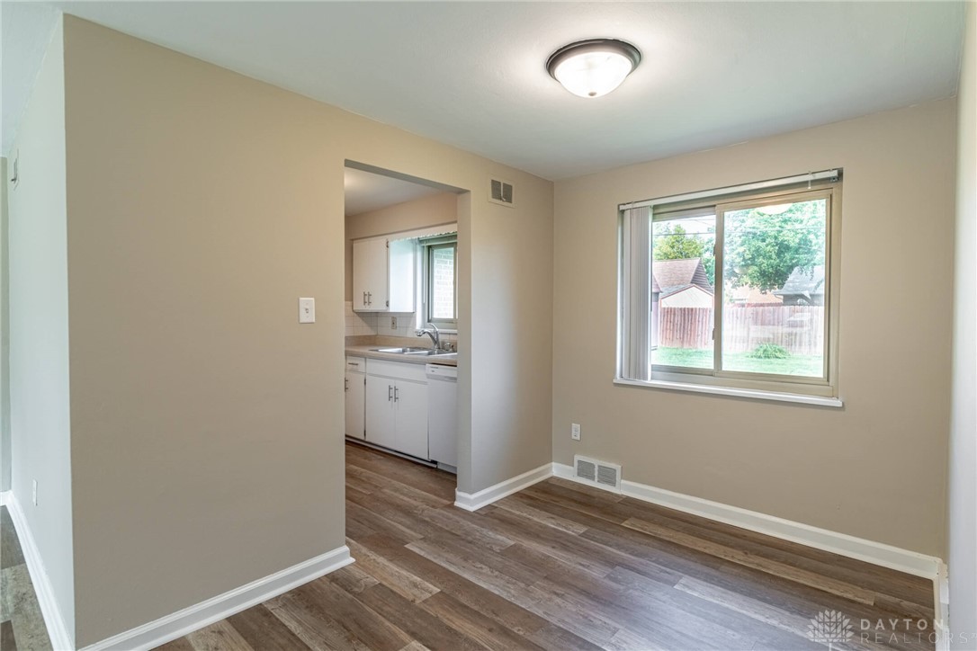 937 East Stroop Road Dayton, OH 45429 - Photo 6 of 20