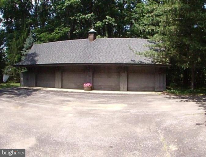 Garage 2