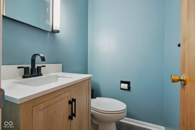 $284,900 | 3042 Fairlawn Drive, Columbus, IN 47203