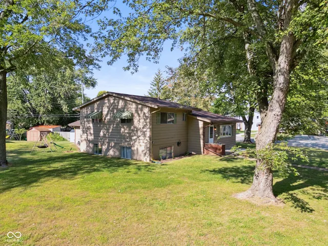 $284,900 | 3042 Fairlawn Drive, Columbus, IN 47203