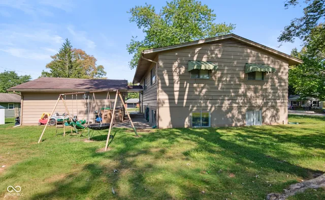 $284,900 | 3042 Fairlawn Drive, Columbus, IN 47203