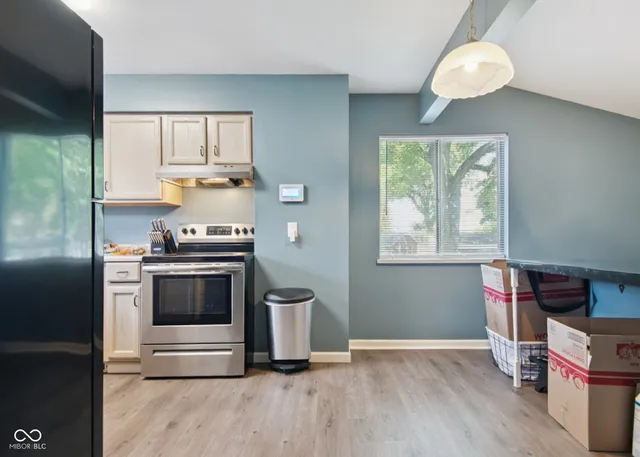 $284,900 | 3042 Fairlawn Drive, Columbus, IN 47203