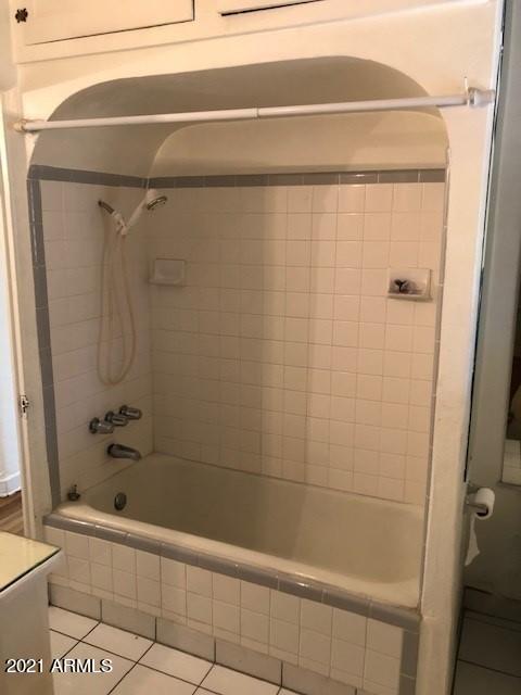 1565 East Cheery Lynn Road Phoenix, AZ 85014 - Photo 12 of 18 Bathroom