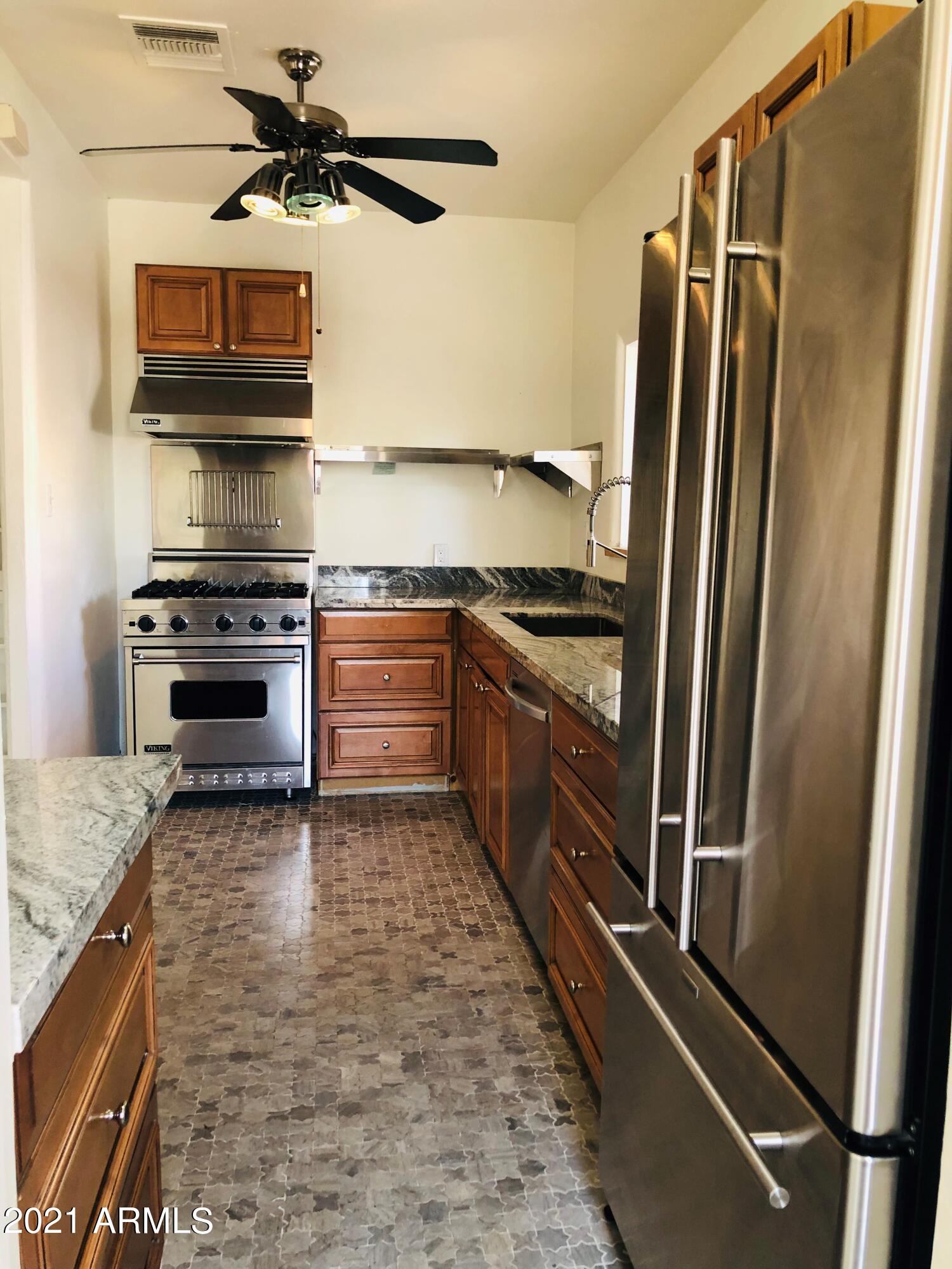 1565 East Cheery Lynn Road Phoenix, AZ 85014 - Photo 4 of 18 Kitchen