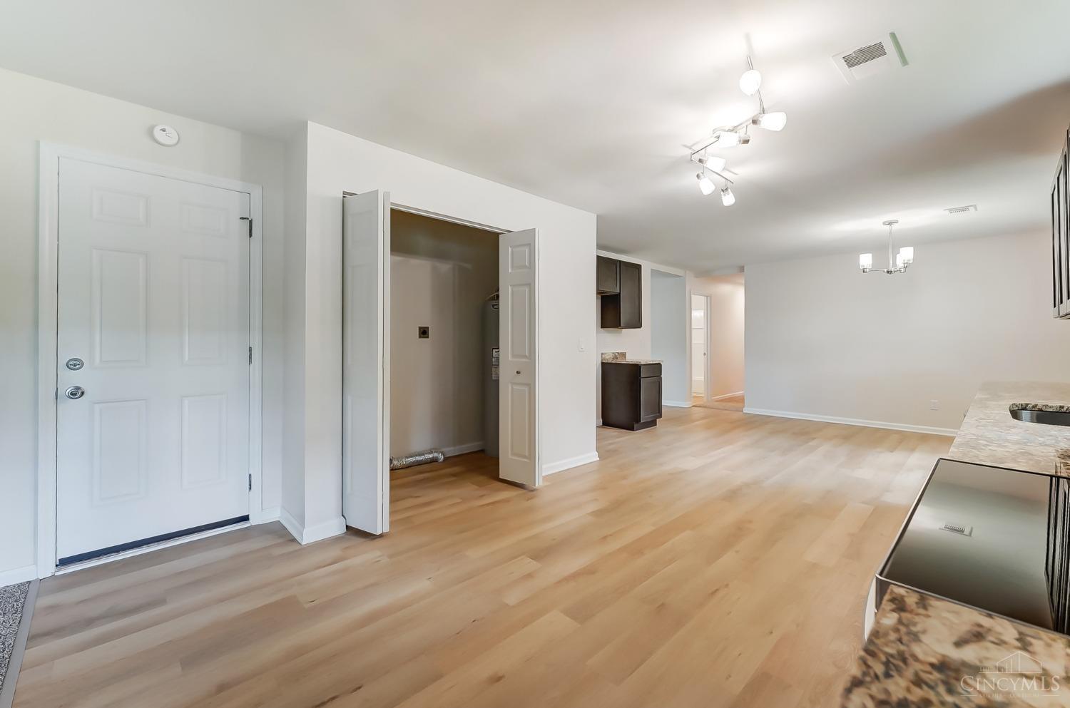 4555 Eck Road Middletown, OH 45042 - Photo 10 of 30 Gallery Image 10