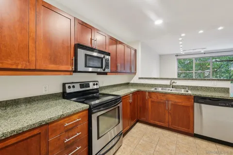 $449,900 | 206 Park Boulevard, Unit 307, San Diego, CA 92101
