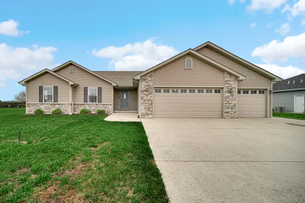 $360,000 | 168 Meadow Lane, Wheatfield, IN 46392