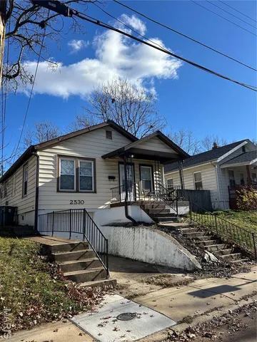 $1,525 | 2530 Oakland Avenue, Maplewood, MO 63143