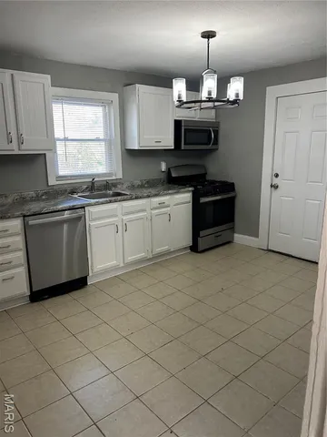 $1,525 | 2530 Oakland Avenue, Maplewood, MO 63143