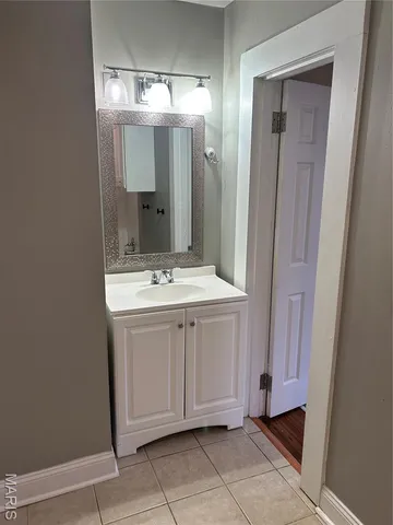 $1,525 | 2530 Oakland Avenue, Maplewood, MO 63143