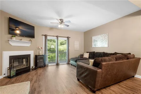 $229,900 | 185 Old Village Lane, Bethel Park, PA 15102