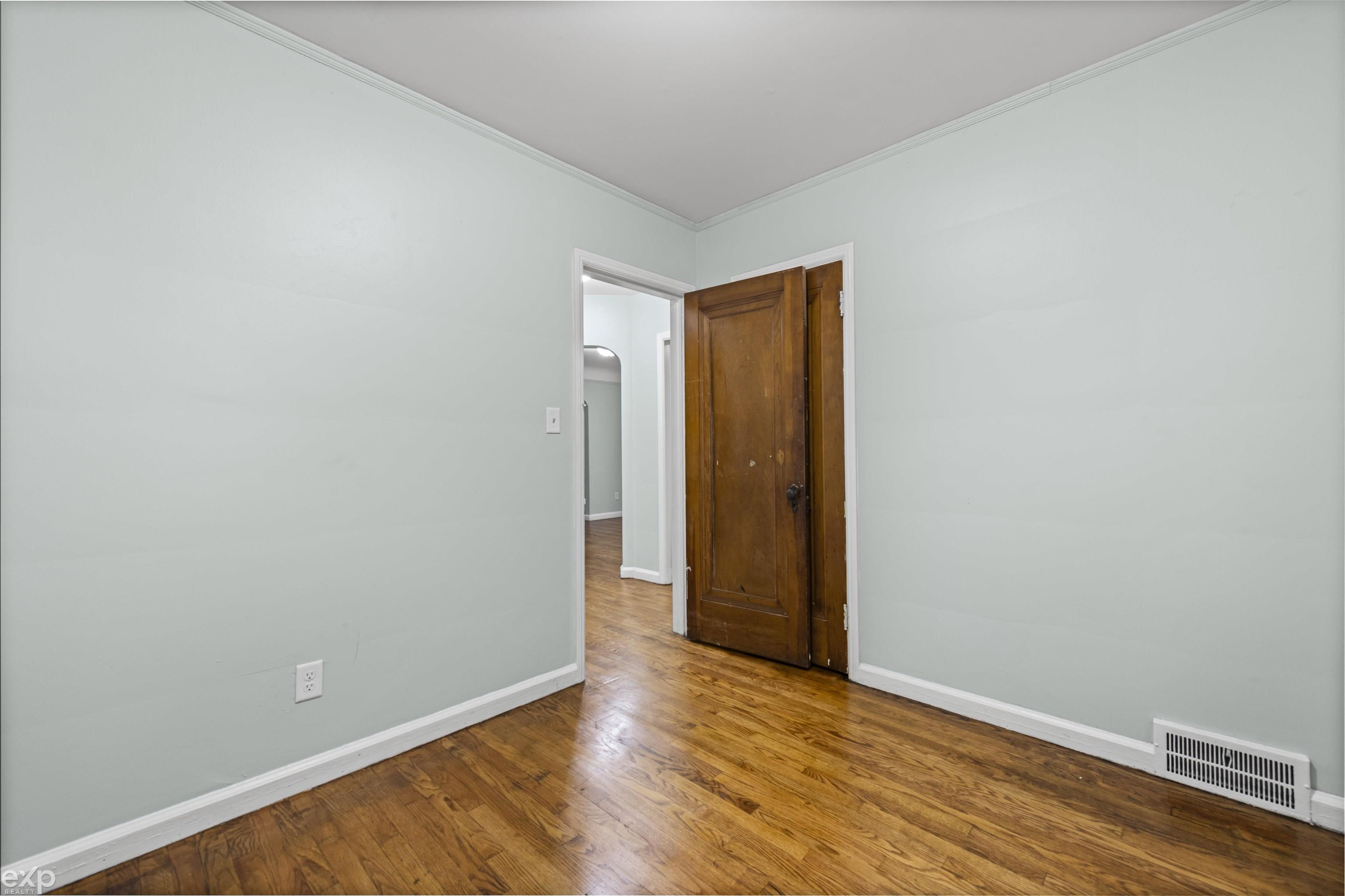 14852 Strathmoor Street Detroit, MI 48227 - Photo 16 of 25