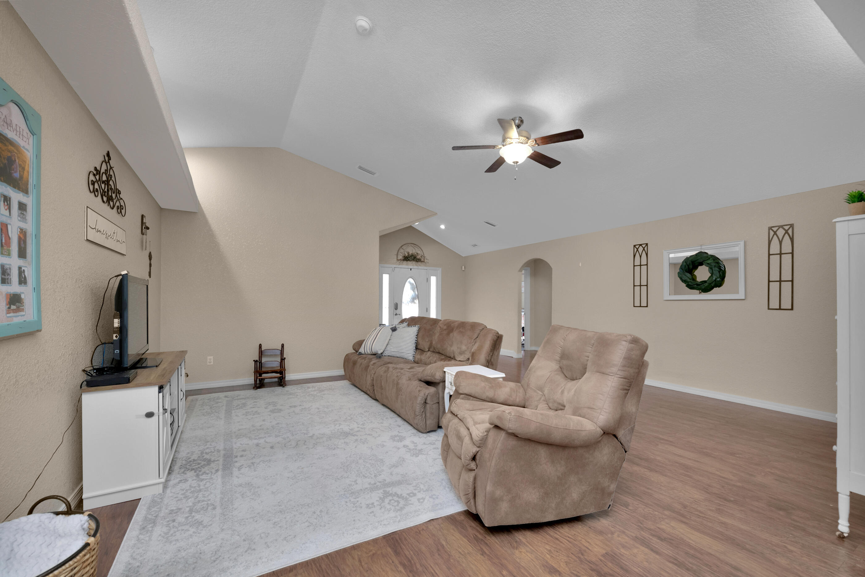 4802 Young Road Crestview, FL 32539 - Photo 6 of 27 LR v4