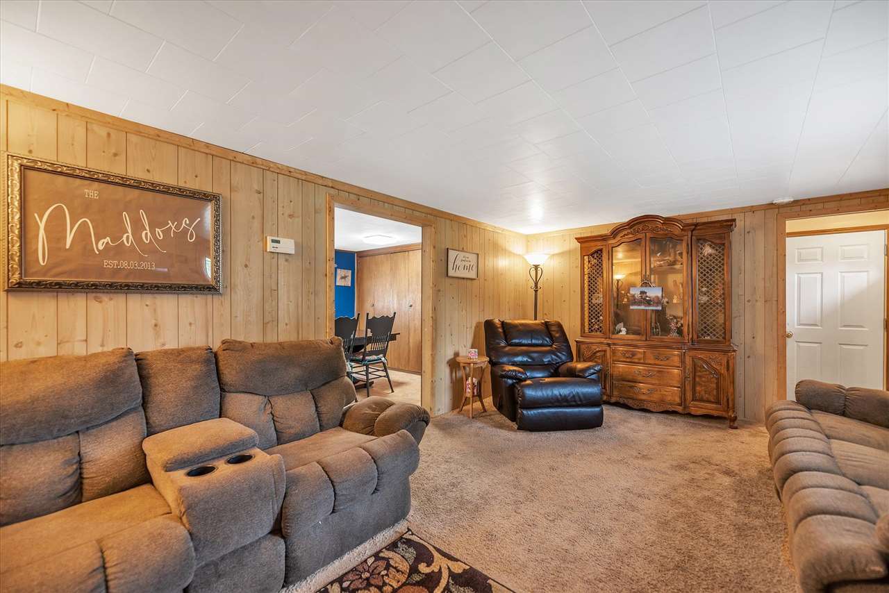 12536 Tuscola Road Clio, MI 48420 - Photo 11 of 38 50049924-10.JPG