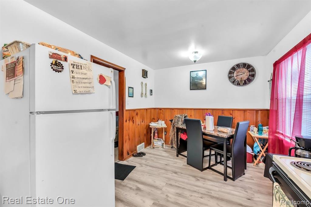 2022 Vernier Road Grosse Pointe Woods, MI 48236 - Photo 26 of 40