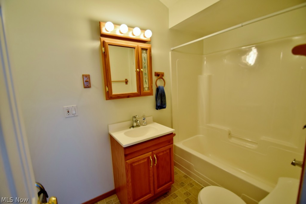 15858 Whitney Road Strongsville, OH 44136 - Photo 19 of 25 Gallery Image 19