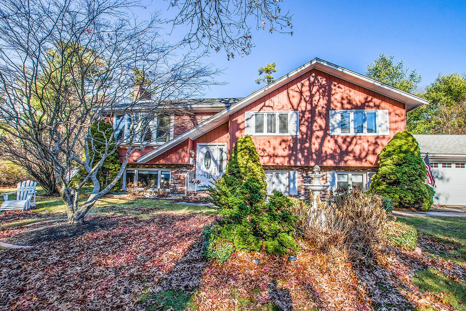56 Wedgewood Drive Centerville, MA 02632 - Photo 4 of 34 a view of a house with a yard