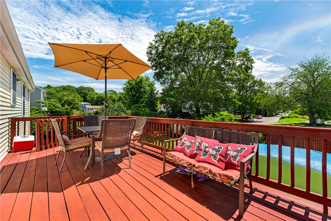 33 Baxter Street Woonsocket, RI 02895 - Photo 4 of 30