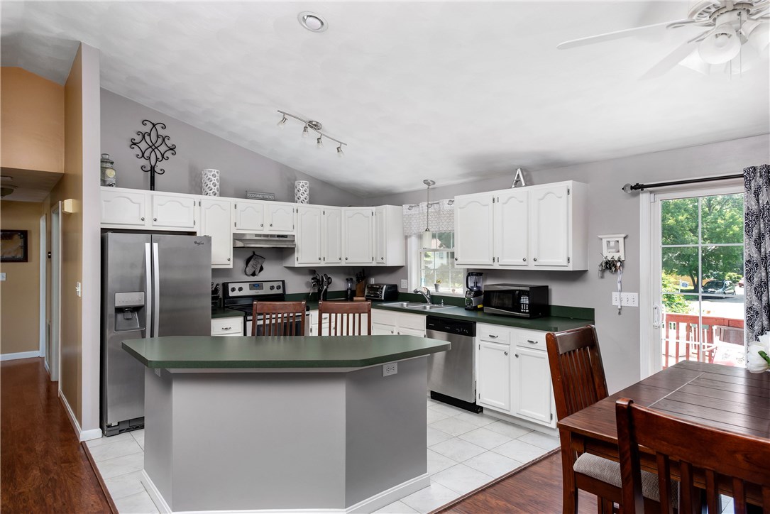33 Baxter Street Woonsocket, RI 02895 - Photo 7 of 30