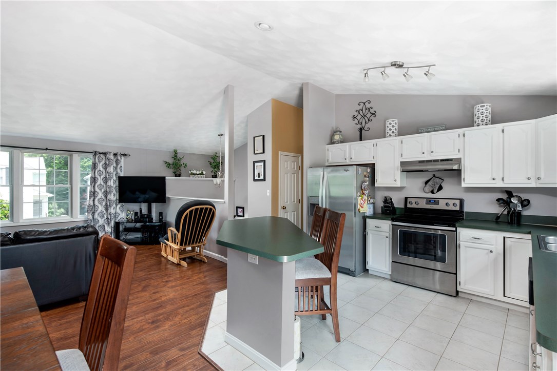 33 Baxter Street Woonsocket, RI 02895 - Photo 10 of 30