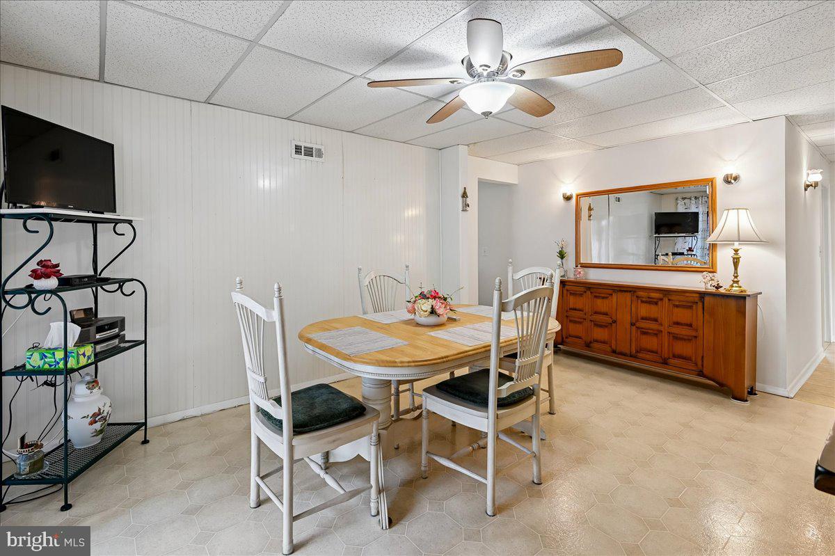 1731 Tacoma Road Edgewater, MD 21037 - Photo 23 of 59 Bright and inviting dining space.