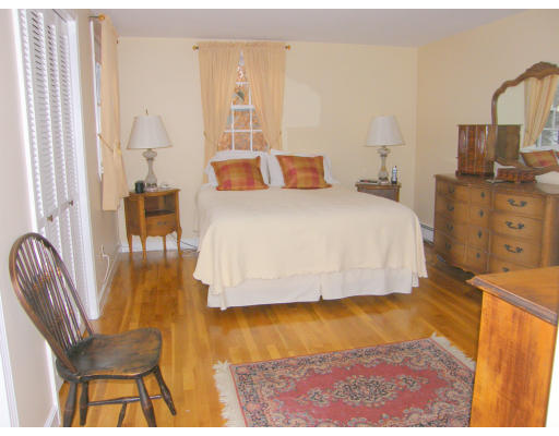 19 Winthrop Road Hingham, MA 02043 - Photo 8 of 16 Gallery Image 8