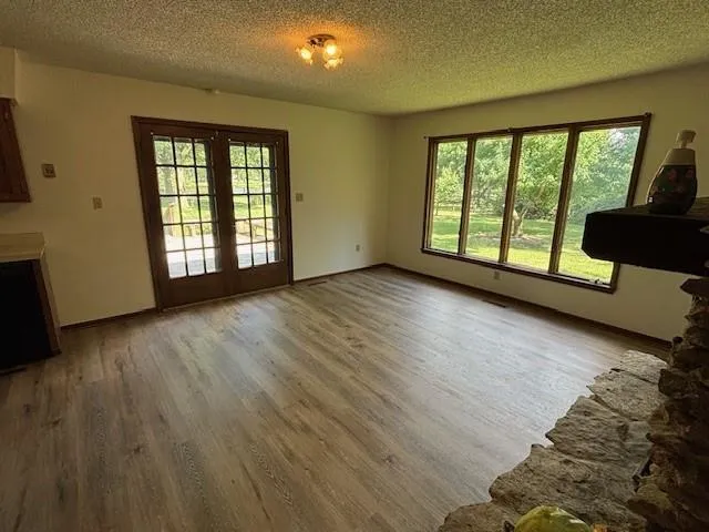 $220,000 | 603 Lakeside Court, Girard, KS 66743