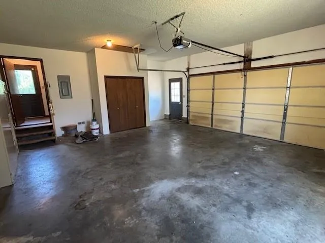 $220,000 | 603 Lakeside Court, Girard, KS 66743