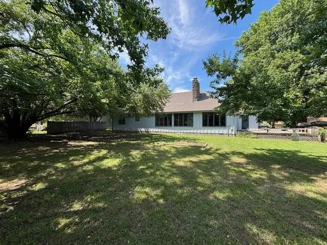 $220,000 | 603 Lakeside Court, Girard, KS 66743