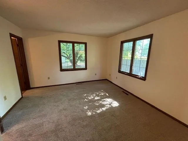 $220,000 | 603 Lakeside Court, Girard, KS 66743