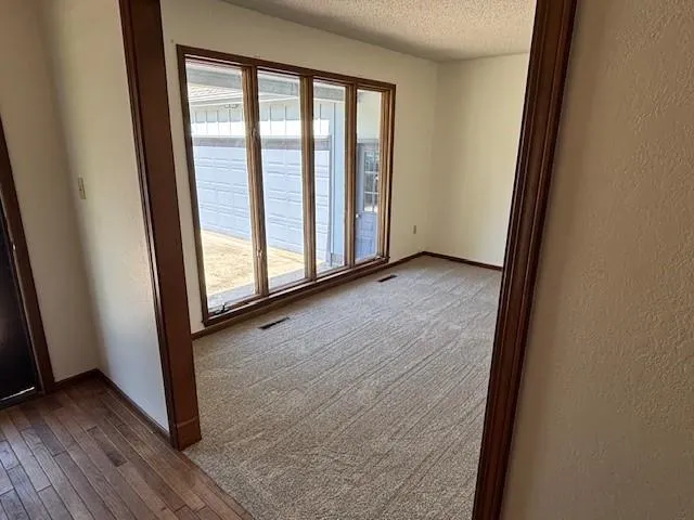 $220,000 | 603 Lakeside Court, Girard, KS 66743