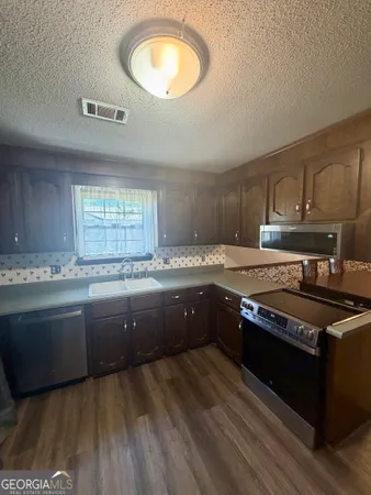$1,600 | 131 Foxwood Circle, Bonaire, GA 31005