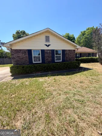 $1,600 | 131 Foxwood Circle, Bonaire, GA 31005