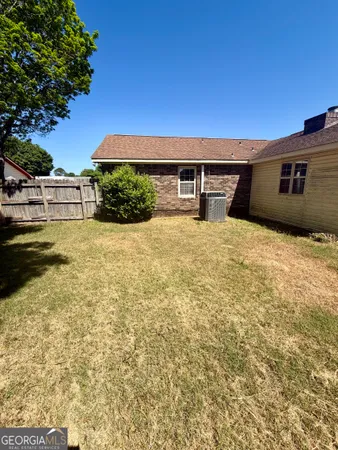$1,600 | 131 Foxwood Circle, Bonaire, GA 31005
