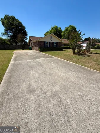 $1,600 | 131 Foxwood Circle, Bonaire, GA 31005