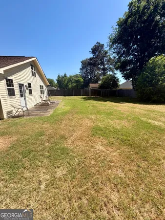 $1,600 | 131 Foxwood Circle, Bonaire, GA 31005