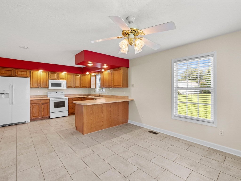 7431 Beulah Road Madisonville, KY 42431 - Photo 9 of 34 Gallery Image 9