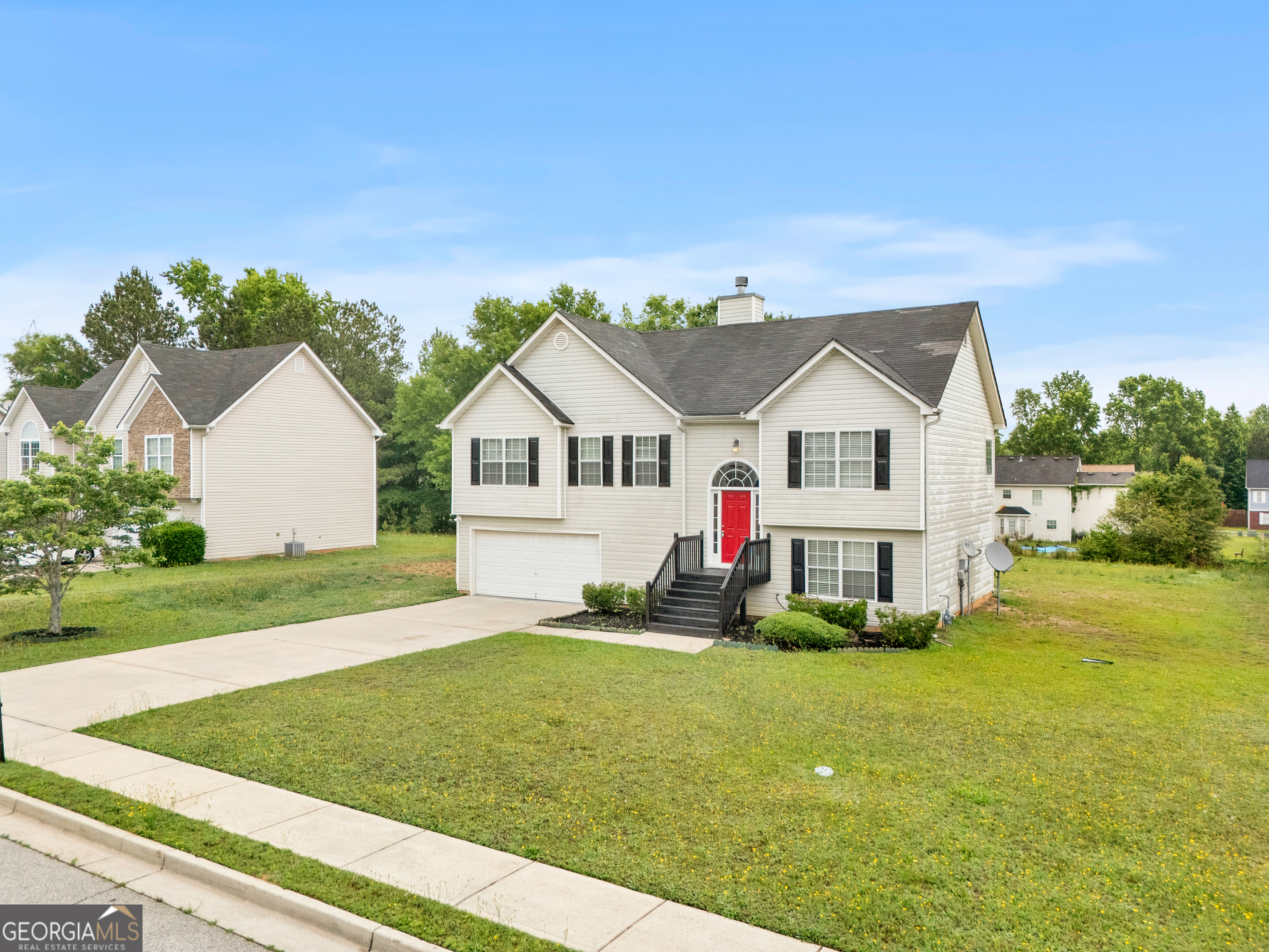 719 Tullamore Way Hampton, GA 30228 - Photo 2 of 30