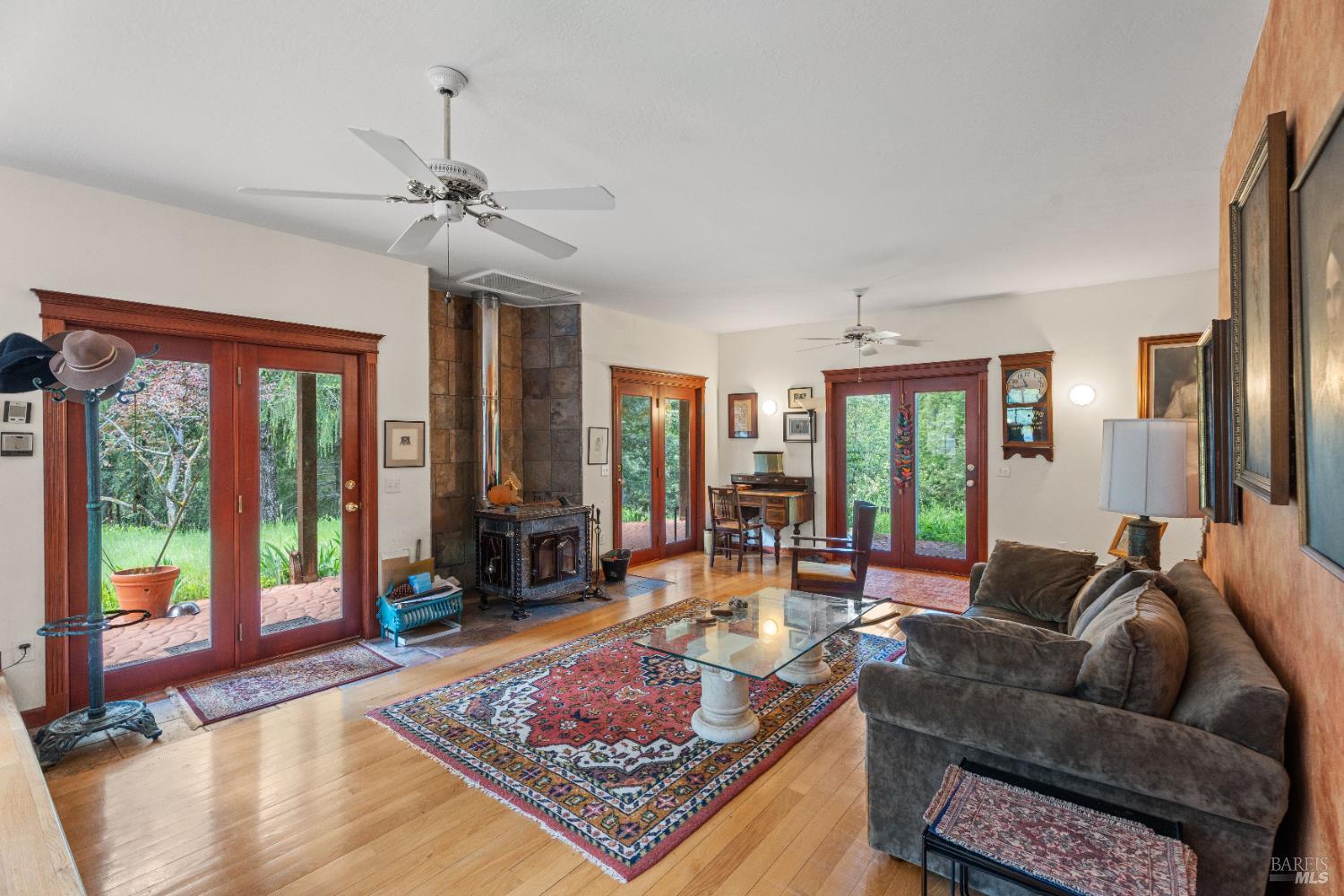 20475 Timber Road Willits, CA 95490 - Photo 2 of 38 a living room with furniture and a rug