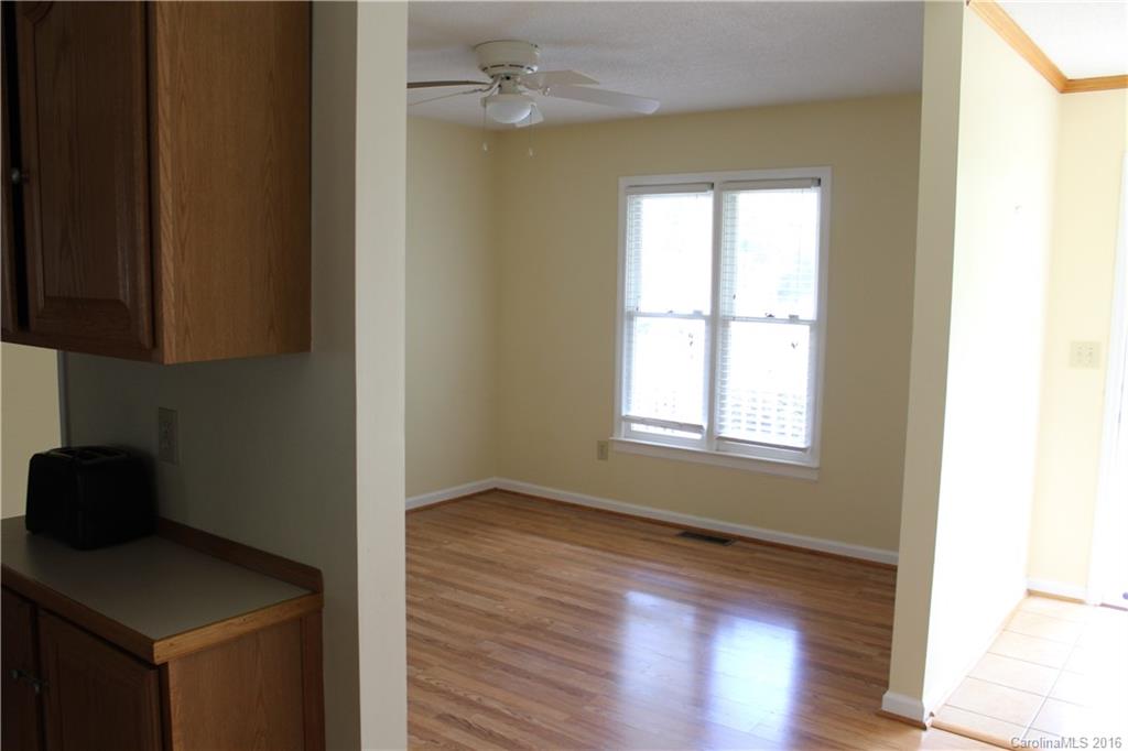313 Lincoln Road York, SC 29745 - Photo 8 of 21 Gallery Image 8