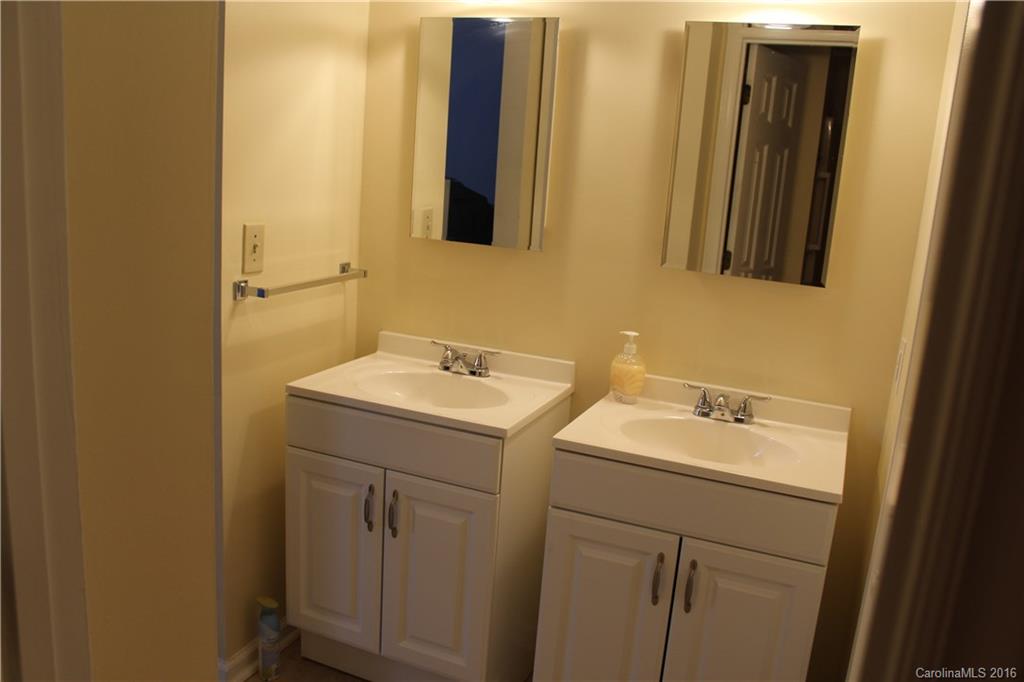 313 Lincoln Road York, SC 29745 - Photo 10 of 21 Gallery Image 10