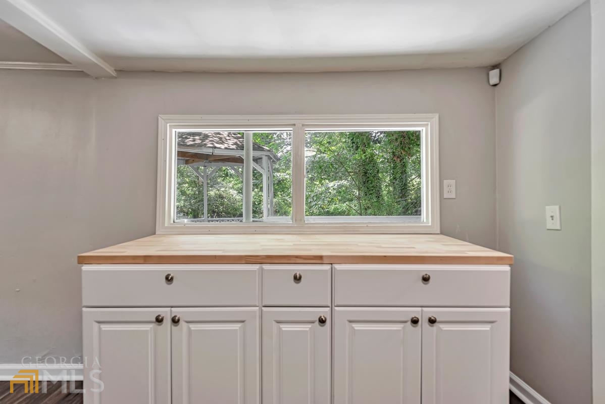 2846 Grand Avenue Southwest Atlanta, GA 30315 - Photo 14 of 19 a close view of wooden cabinets