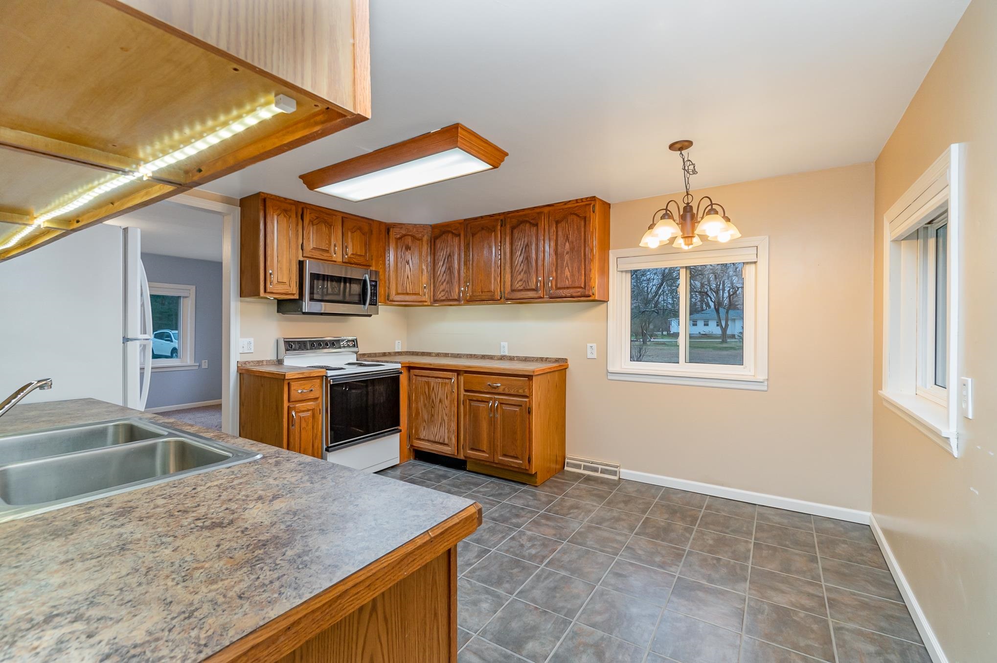 646 South Patterson Road Midland, MI 48640 - Photo 13 of 48