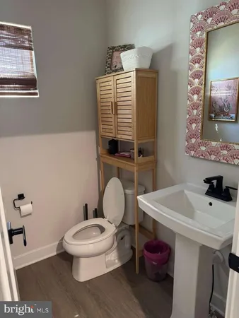 a view of entryway and hall