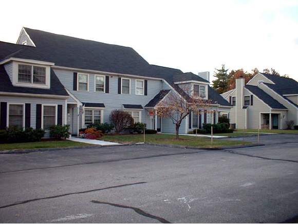 46 Riviera Road, Unit 46 Hudson, NH 03051 - Photo 1 of 6 Gallery Image 1