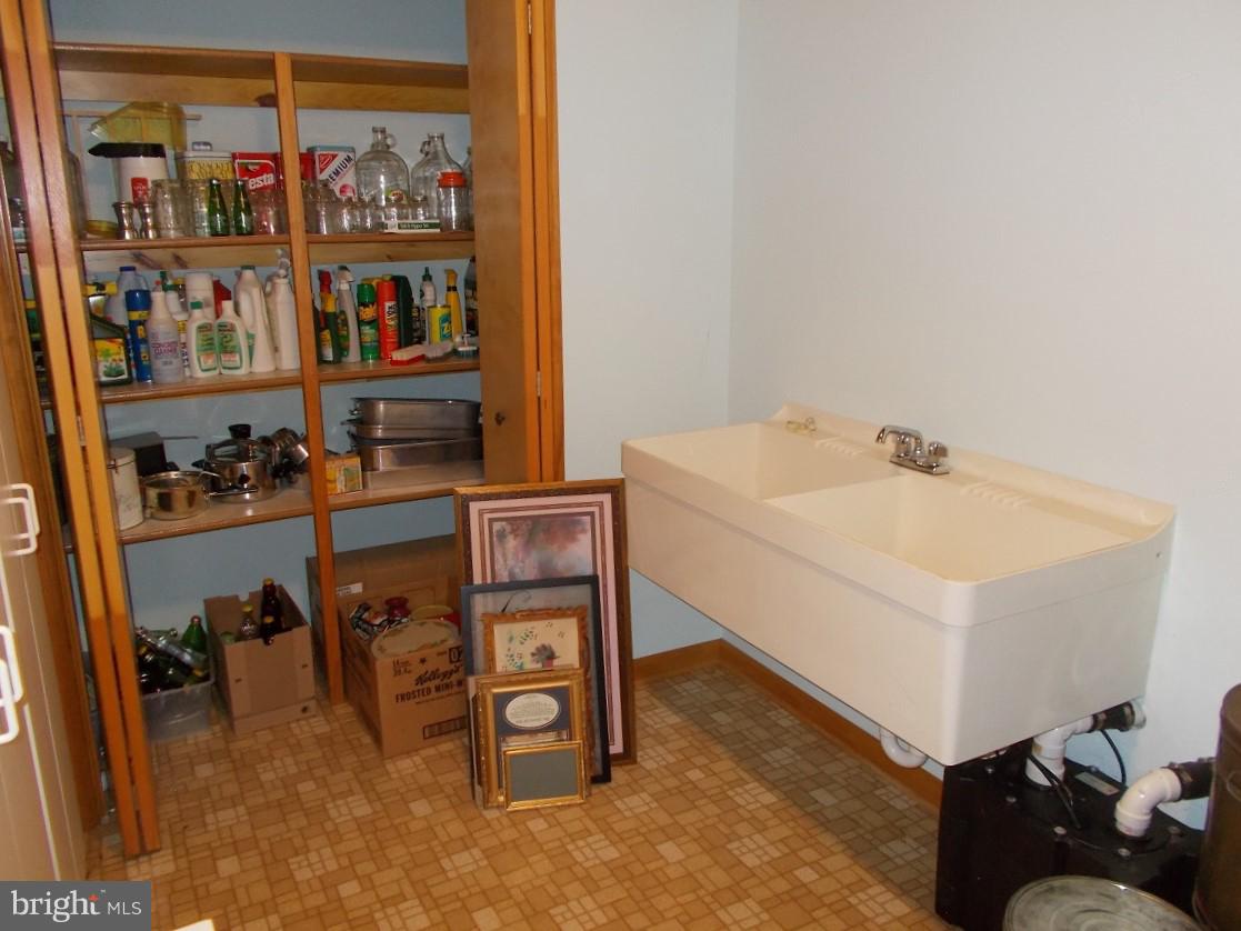 14727 St Paul Road Clear Spring, MD 21722 - Photo 10 of 19 LAUNDRY
