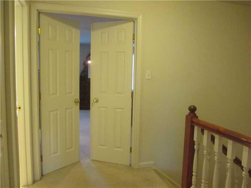 5 Castle View Drive McKees Rocks, PA 15136 - Photo 13 of 25 a view of a bathroom