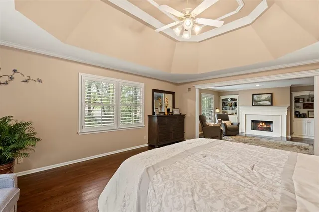 $1,295,000 | 16800 South Country Club Drive, Loch Lloyd, MO 64012